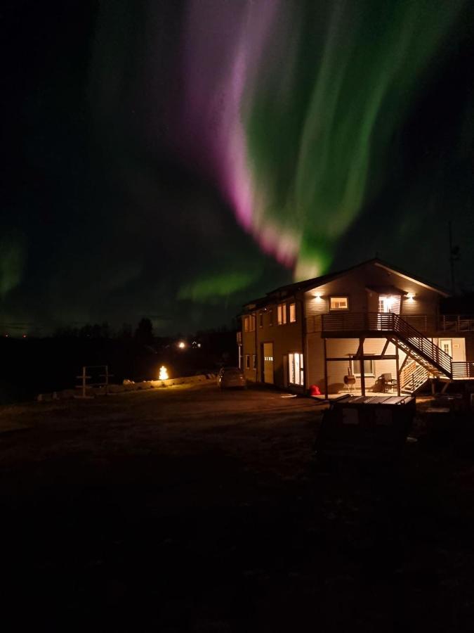 Отель Laukvik Senja Botnhamn Экстерьер фото