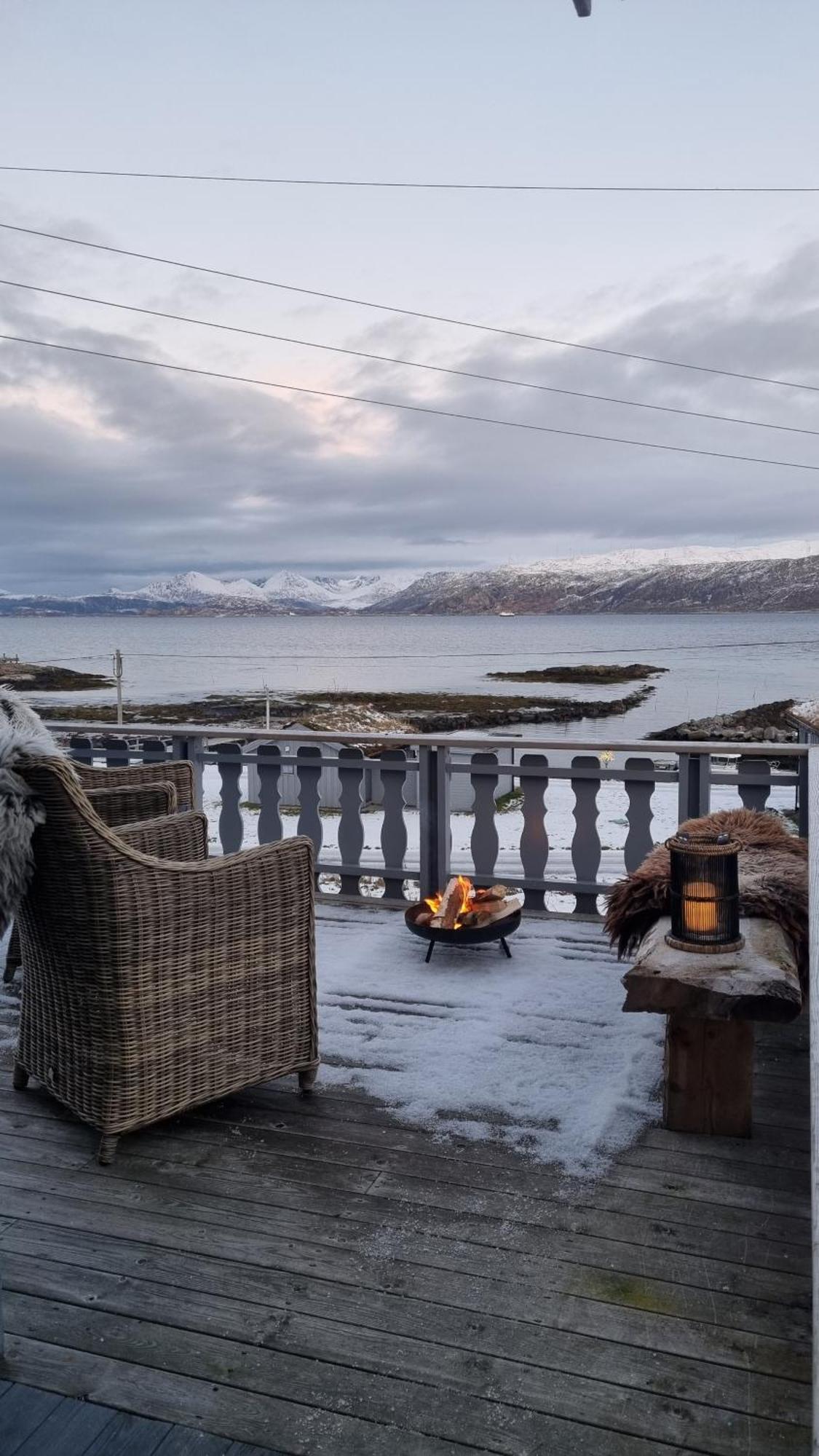 Отель Laukvik Senja Botnhamn Экстерьер фото