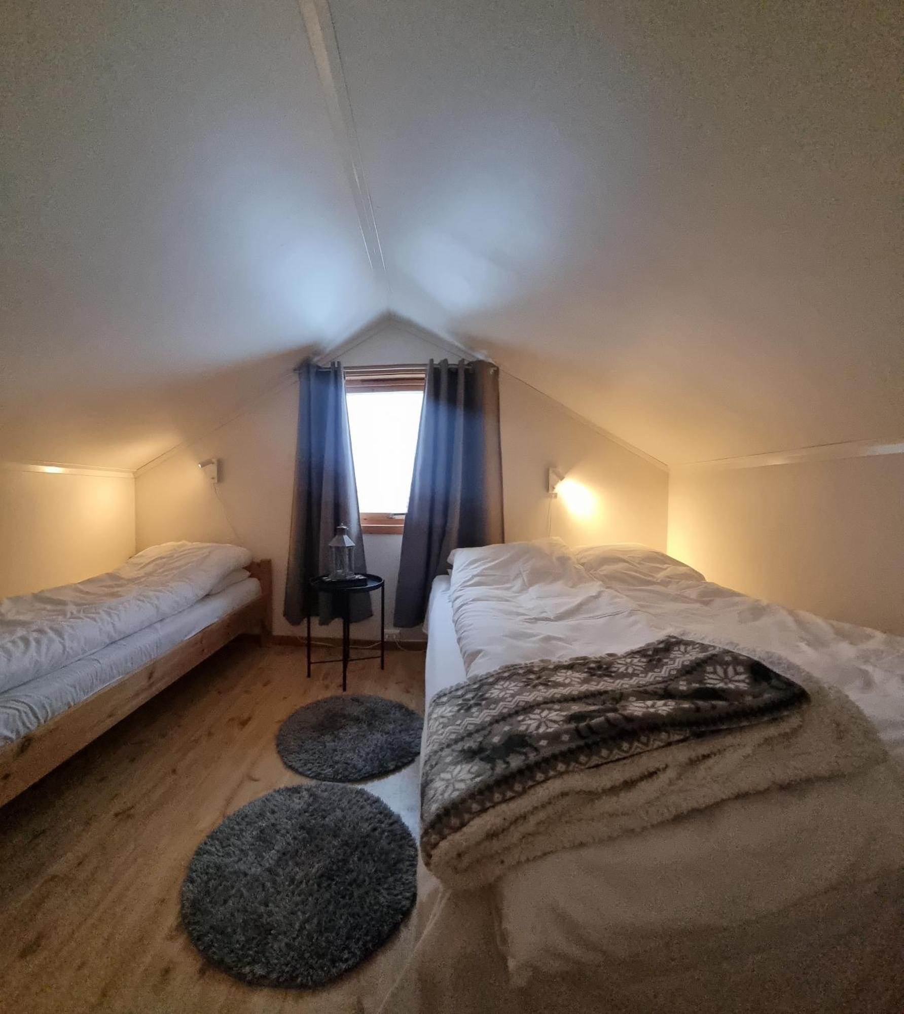 Отель Laukvik Senja Botnhamn Экстерьер фото
