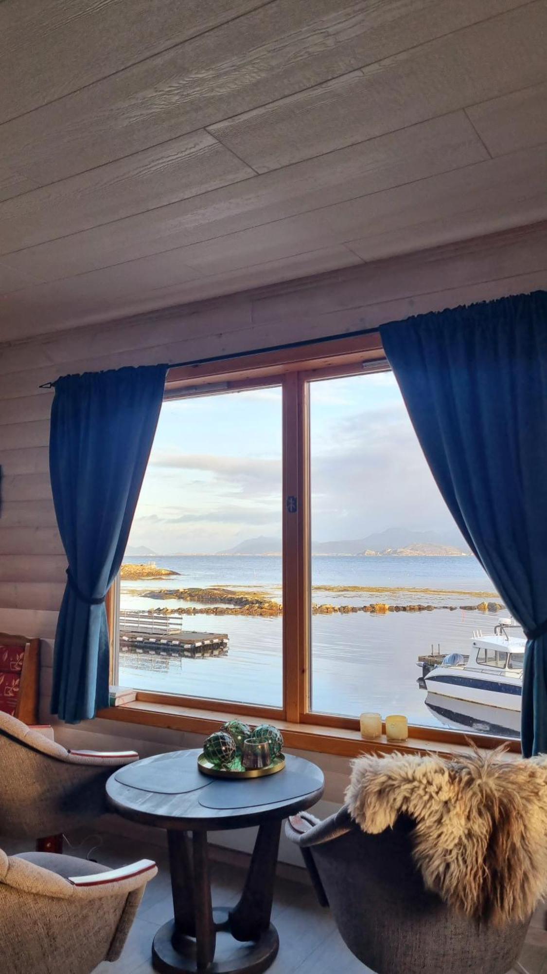 Отель Laukvik Senja Botnhamn Экстерьер фото