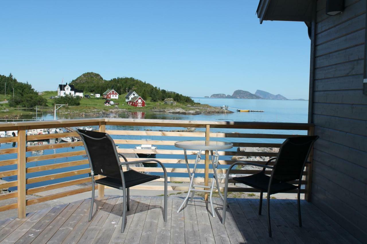 Отель Laukvik Senja Botnhamn Экстерьер фото